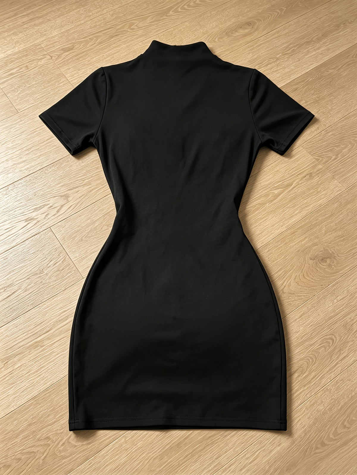 Women's Casual Commuter Style Dress, White Half-High Neck Short Sleeve Slim Fit Hip-Hugging Mini Skirt, Suitable for Spring/Summer Daily and Date Wear - Black