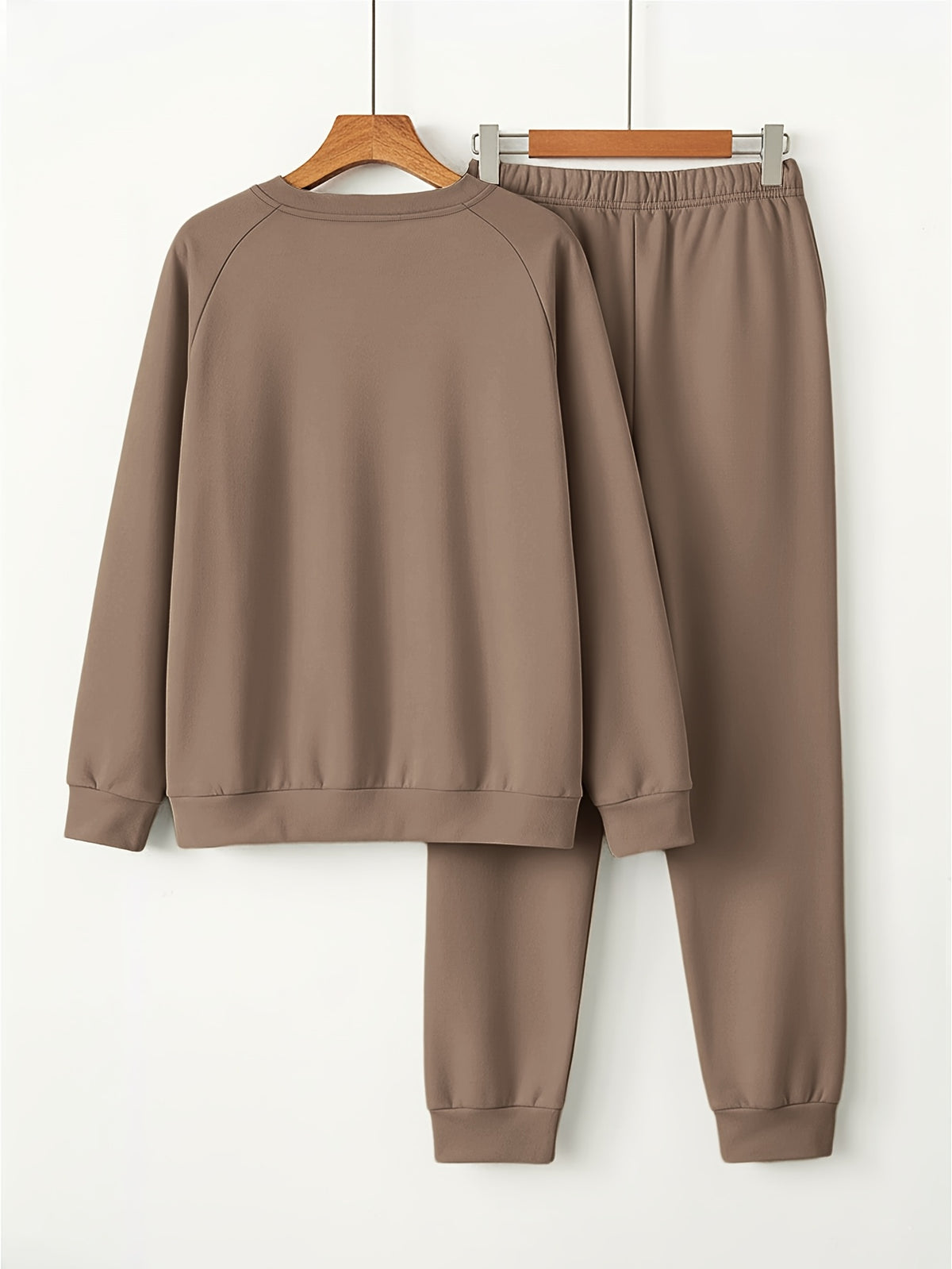 Plus Size Women'S Graphic Print 2pcs Outfit Set, V-Neck Raglan Sleeve Long Sleeve Tee And Elastic Waist Jogger Pants, Casual Loose Loungewear, Fall Winter Daily Wear - Light Brown-1