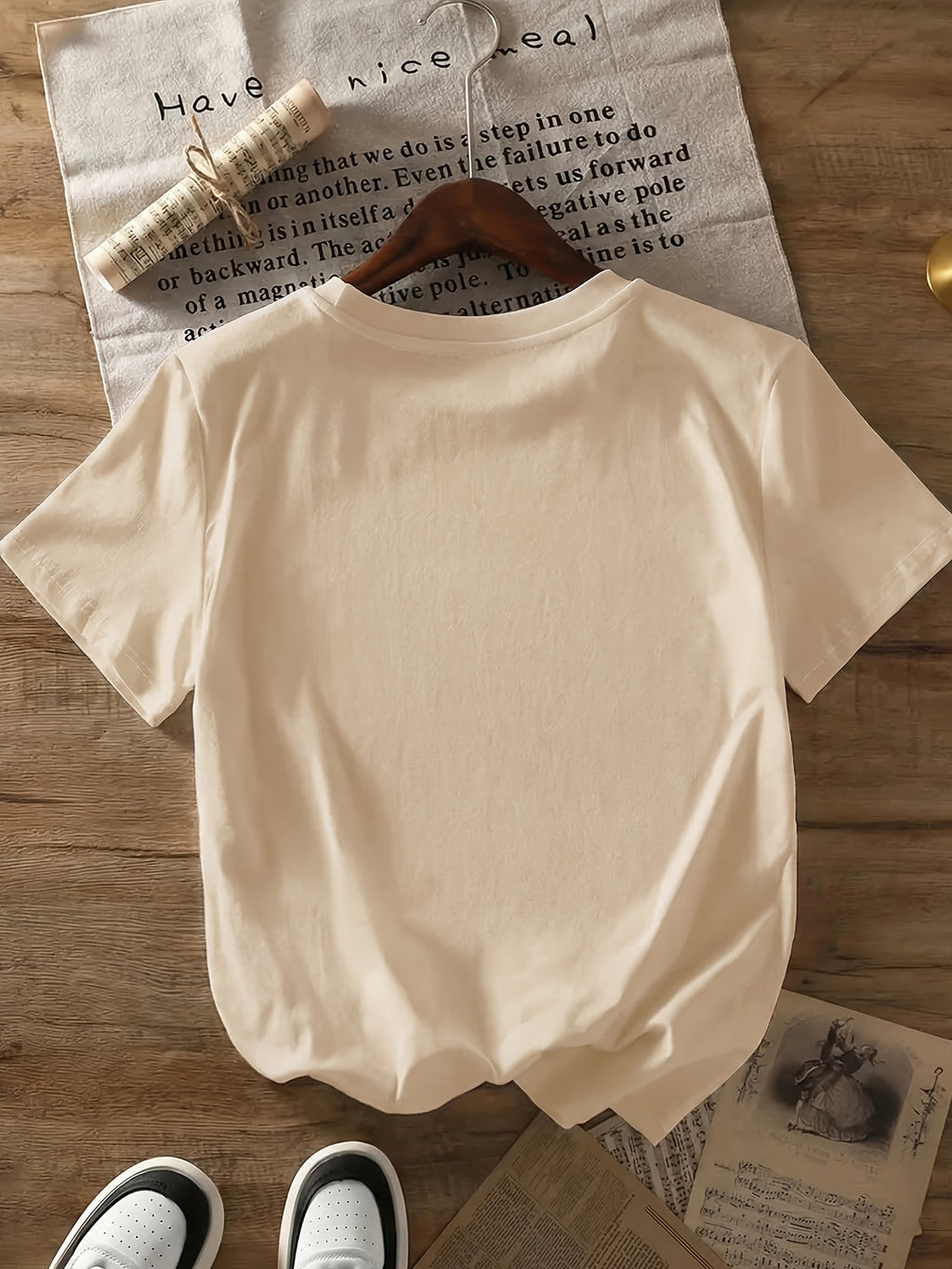 Women's High-Elastic Blouse T-Shirt Suitable for Café Visits, Picnic & Home Wear - Minimalist Smiling Face Print Round Neck Top, Machine Washable Non- Shirt for - Casual Outfits (Age-Reducing Versatile Wardrobe Staple) - Khaki