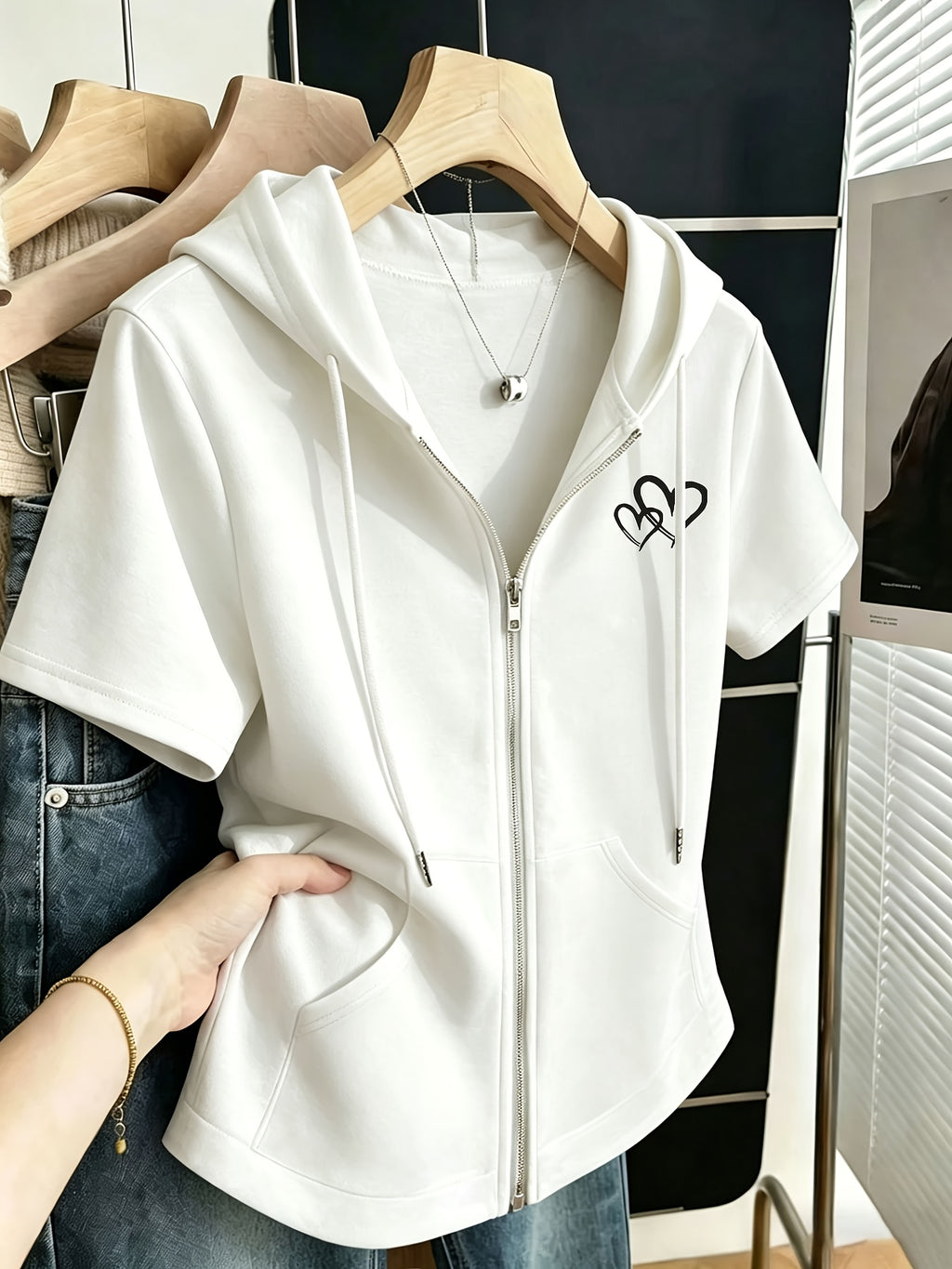 Women'S Top, Solid Color Minimalist Casual Hooded Short Sleeve Sweatshirt, Valentine'S Day Heart Pattern Print - White