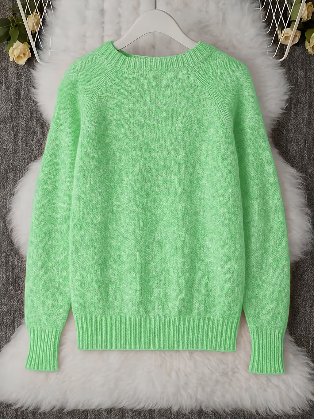 French-style Round-neck Sweater, Soft and Cozy, Elegant Design, Perfect for Spring and Autumn Commuting and Outings - Grass Green