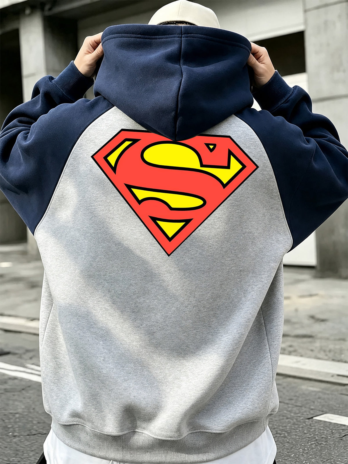 Men'S Color-Block Shoulder Ripped Zipper Hooded Sweatshirt, Easy Classic Superman S Shield Logo Front-Back Print Style, Men'S Trendy Cardigan Hoodie, Loose Jacket, Pocket Design, Comfortable, Casual, Commute, Vacation, Premium, Couple Style - Navy Color