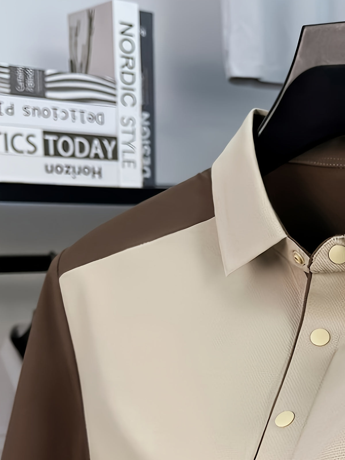 Men's Summer Lapel Polo Shirt - Contrast Color Short-Sleeve T-Shirt with Lapel Collar & Asymmetrical Hem, Breathable Business Casual Top Suitable for Work, Office, Semi-Formal Wear, Machine Washable Regular Fit - Apricot