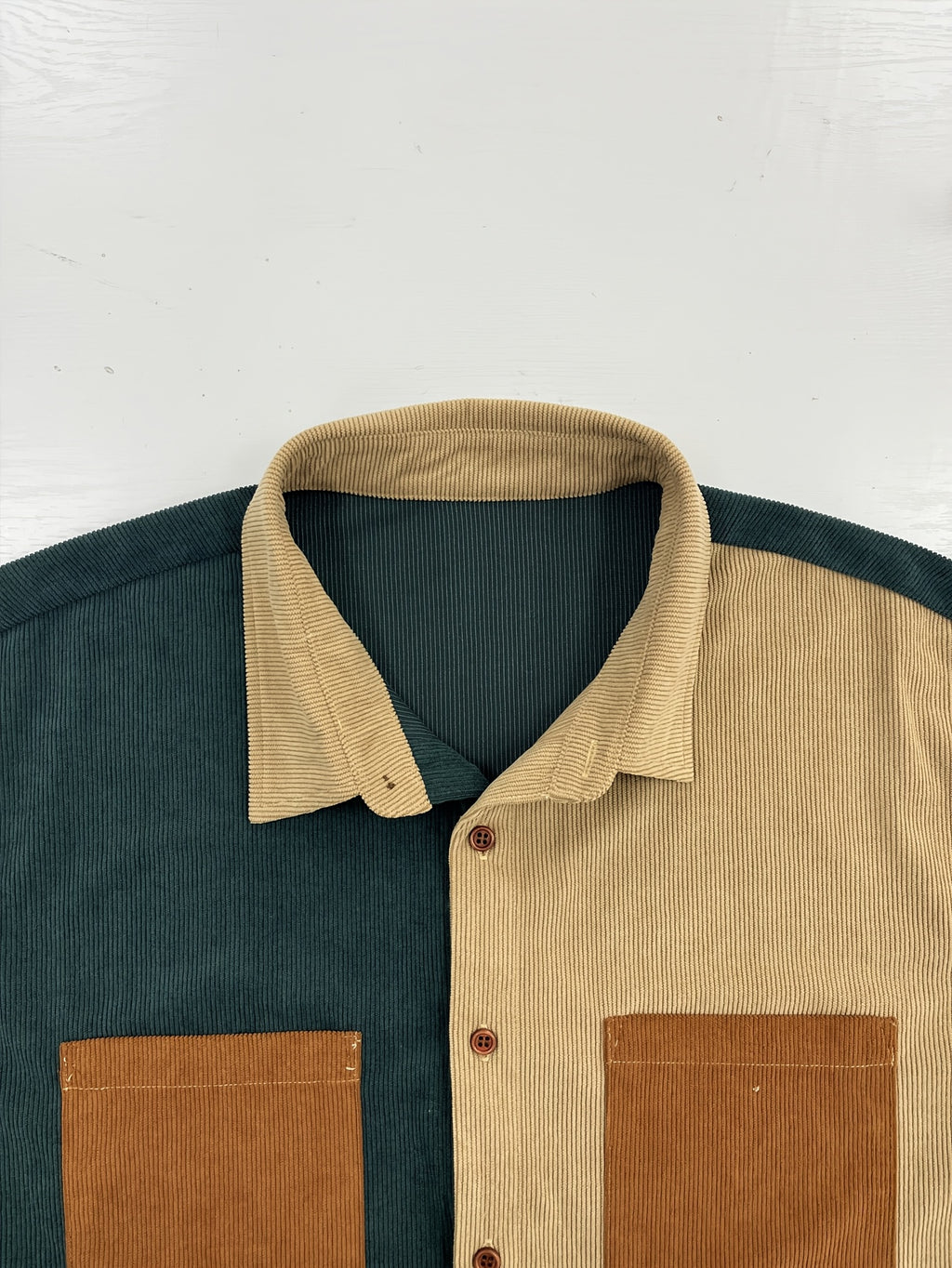 Retro Short Sleeve Contrast Corduroy Shirt Men'S Green Brown Color-Block Design Niche Super Eye-Catching, Corduroy Fabric, Soft And Skin-Friendly Breathable, Lapel Double-Pocket Detail - Dark Green
