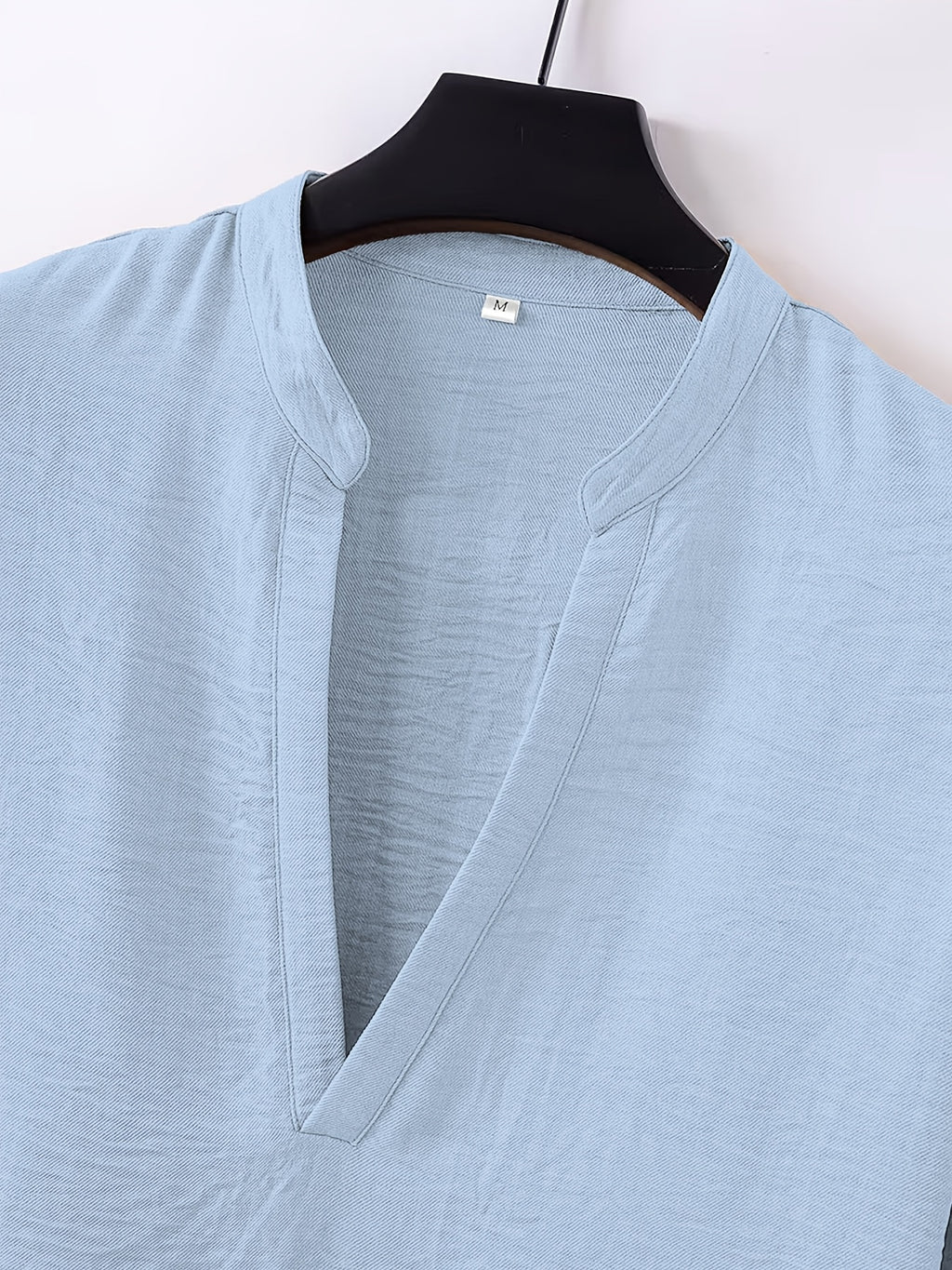 Spring/Autumn Men's Large V-Neck Linen Long Sleeve Shirt, a Versatile and Basic Men's Long Sleeve Top, Featuring a Casual and Comfortable V-neck Design, Suitable for Daily and Casual Wear - Blue