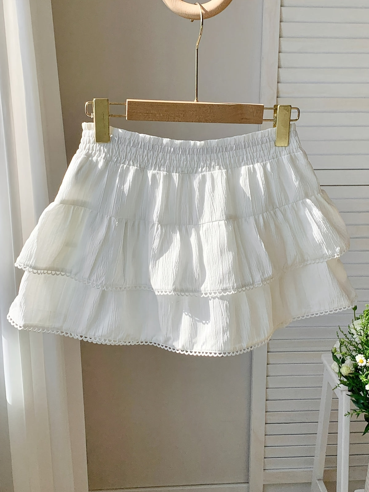 Women's Low-Rise Short Summer Skirt - Solid Color A-Line Mini Skirt, Machine Washable Casual Outfits for Beach, Picnic, Office & Casual Attire - Solid Color Short Skirt - White