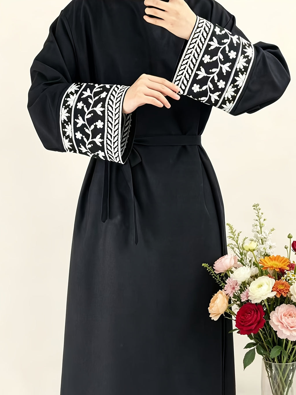 1pc Women'S Arab Robe - Elegant Islamic Dress, Exquisite Embroidered Cuffs, Suitable for Muslim Women, Office, Travel, Religious Ceremonies, Travel Clothing, Loose Fit, Breathable Fabric, Dignified Attire - Black