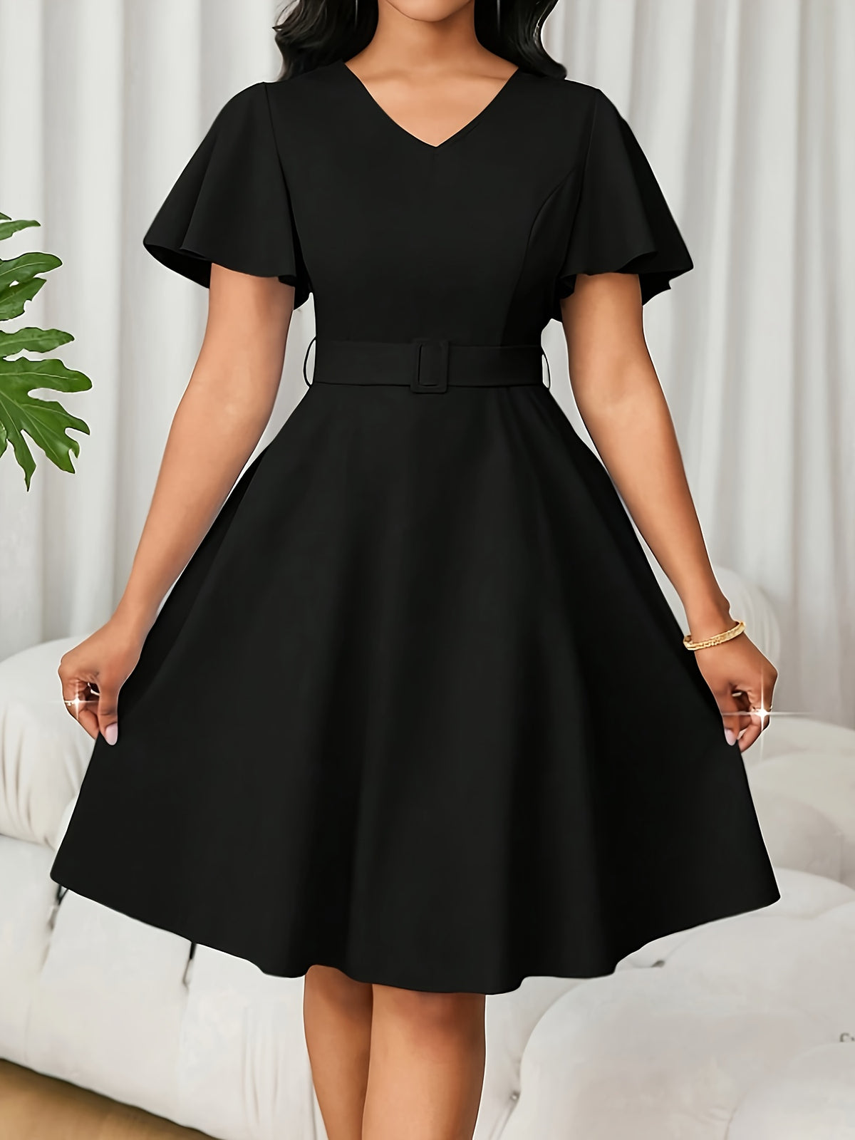 V-neck A-line Skirt, and Figure-hugging, with Ruffled Short Sleeves and a Belt, Mid-length Dress, Elegant and Graceful for Dates, Commuting, and Daily Wear - Black