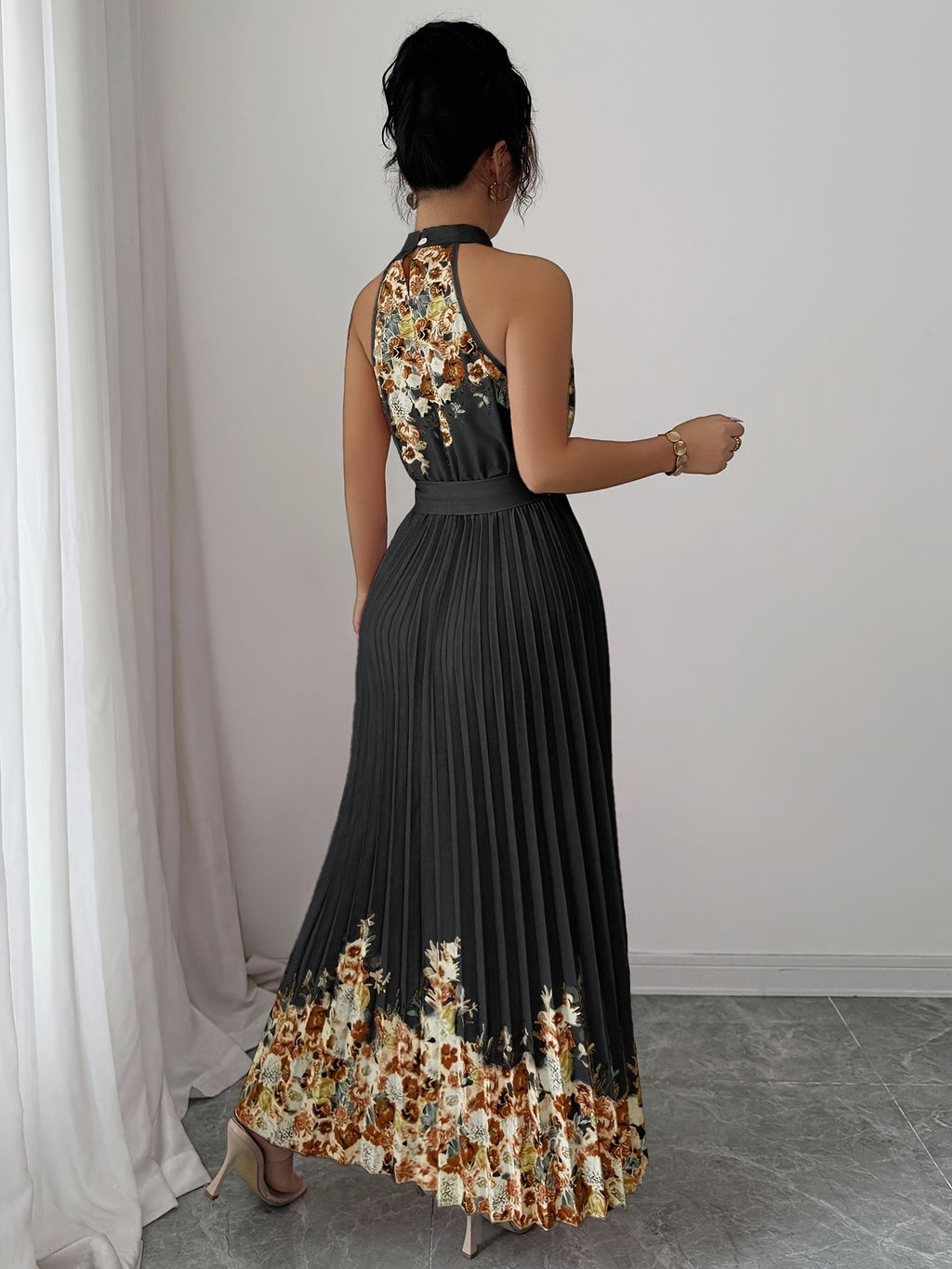 Fashionable New Women'S Summer Halter Floral Print Pleated Dress - Black Bottom Coffee Flower