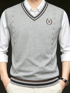 Back-to-school Season Vintage College Style Knitted Vest, Twisted Pattern Fried Dough Twists V-neck Vest, Embroidered Badge Contrast Stripe Sleeveless Sweater Vest, Comfortable and Skin-friendly, Easy to Match, Suitable for Daily Commuting Wear - Grey