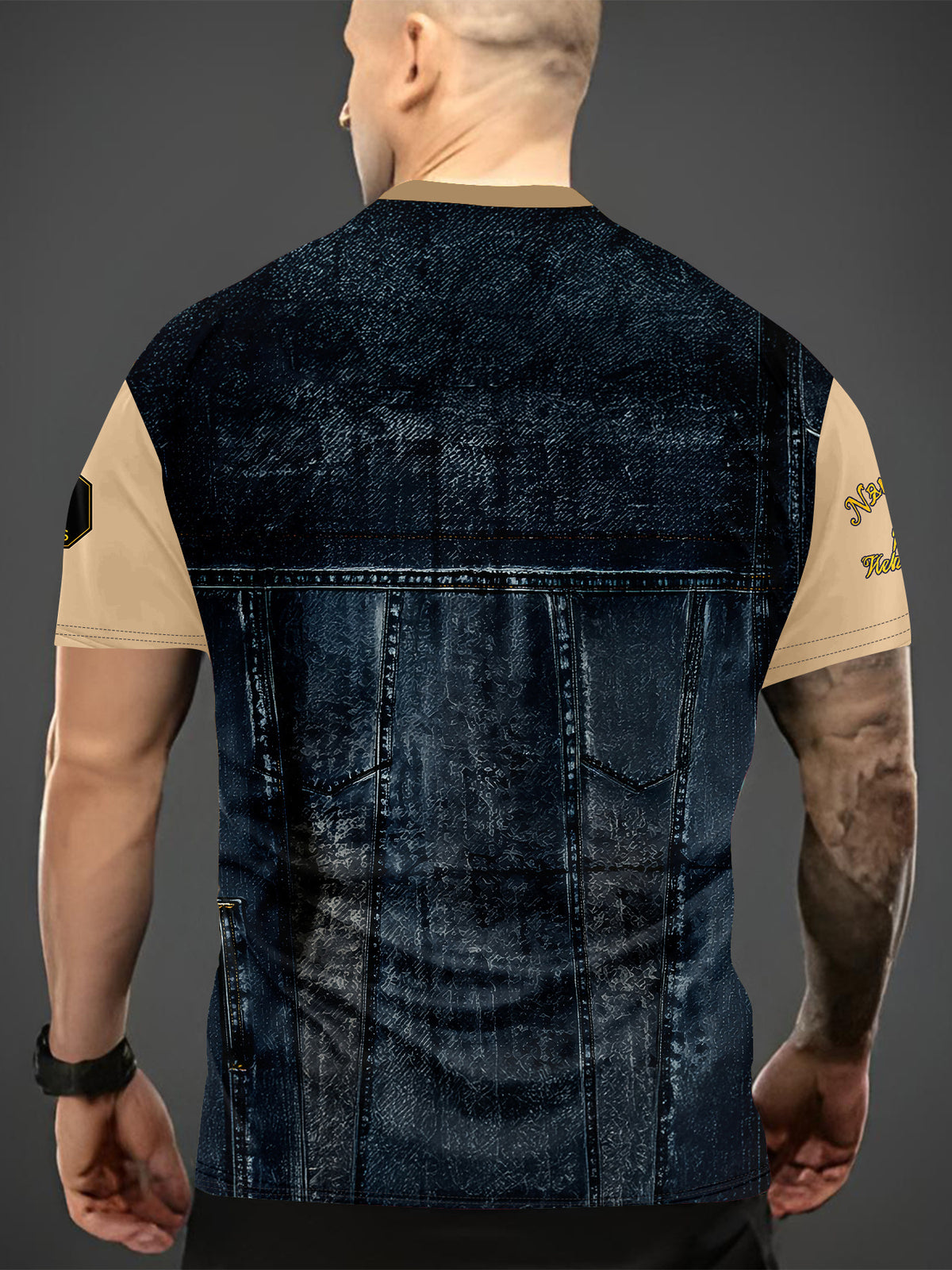 Print Design Not Textured Faux Denim Style Men'S T-Shirt, Retro Pocket Print And Golden Logo, Summer Round Neck Short Sleeve, Comfortable Outdoor Top, Perfect Gift for Him - Mixed colors