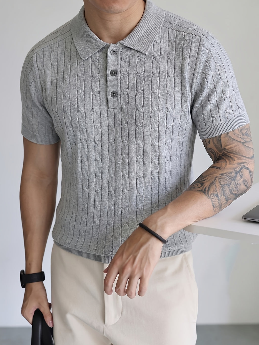 Short-Sleeved Knitted Shirt 2026 Spring/Summer New Product Cable Knit Lapel Slimming Pullover Top, Vertical Stripe Heavy-Duty Twist Slimming Pattern, Light Luxury Business High-Quality Style, Fashionable, Easy And Handsome, Precise Workmanship - Light Grey