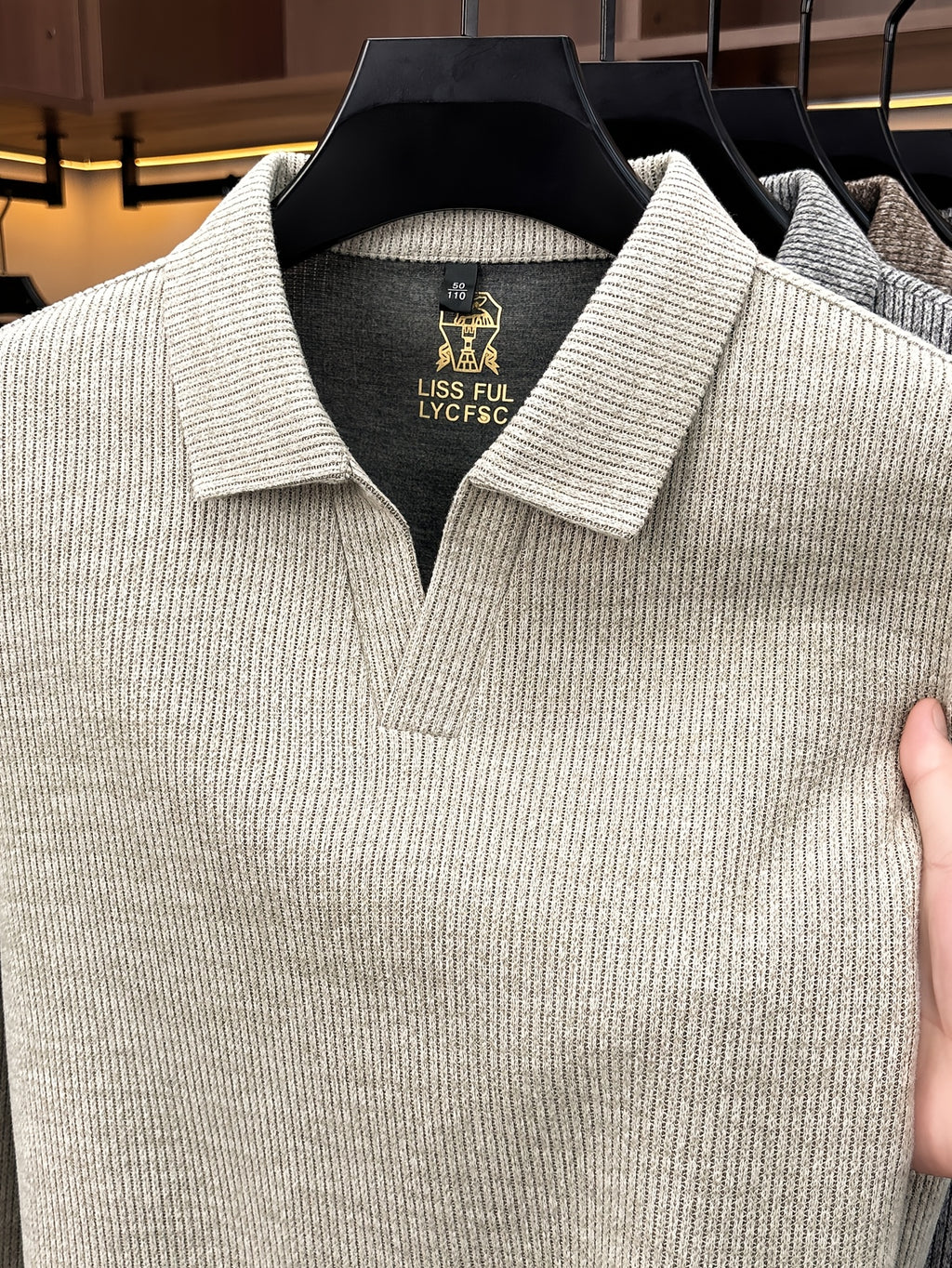Autumn New Style Long Sleeve Polo Shirt Lapel No Button V-Neck Design Vertical Stripes Ribbed Knit Thick Long Sleeve Solid Color Basic Fit Outdoor Casual Commuter Men'S Clothing Quality Casual Top Business Office - Off-white