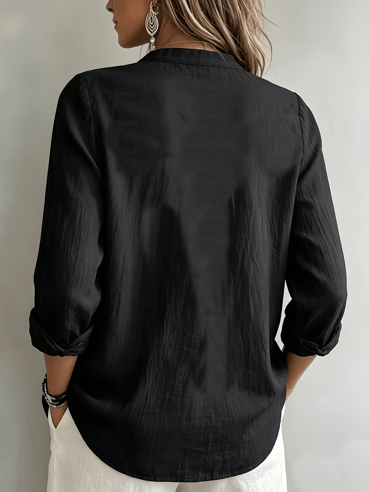 Elegant Special Edition Women'S Blouse - Long Sleeve Button-Up Solid Shirt, Breathable, Comfortable, Soft, Round Neck, Medium Stretch And Machine Washable, Suitable for Office, Commute, Or Formal Events, Refined Casual - Black
