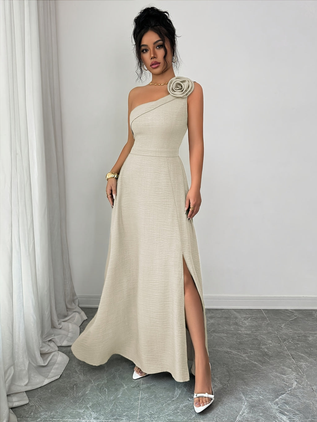 New Summer Women's Off-Shoulder Rose-Embellished Long Dress with Waist-Defining Slit, Elegant One-Shoulder Design, Mature Style for Dates and Banquets - Apricot