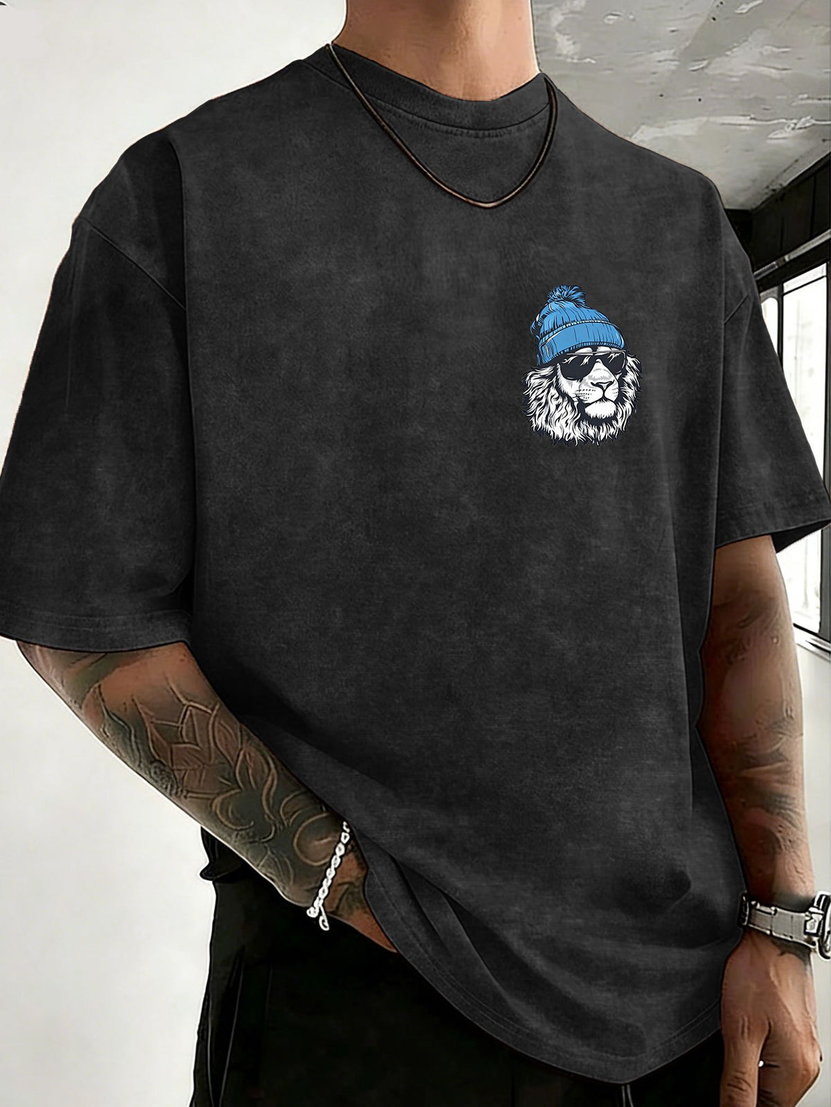 Men's Heavyweight Washed Distressed Loose-Fit Short-Sleeve T-Shirt with Reversible Print, Available in 12 Colors for Mix & Match, National Trend Y2K Style for Daily Commuting, Sports, Fitness, Couples, Streetwear, and Outings - Black