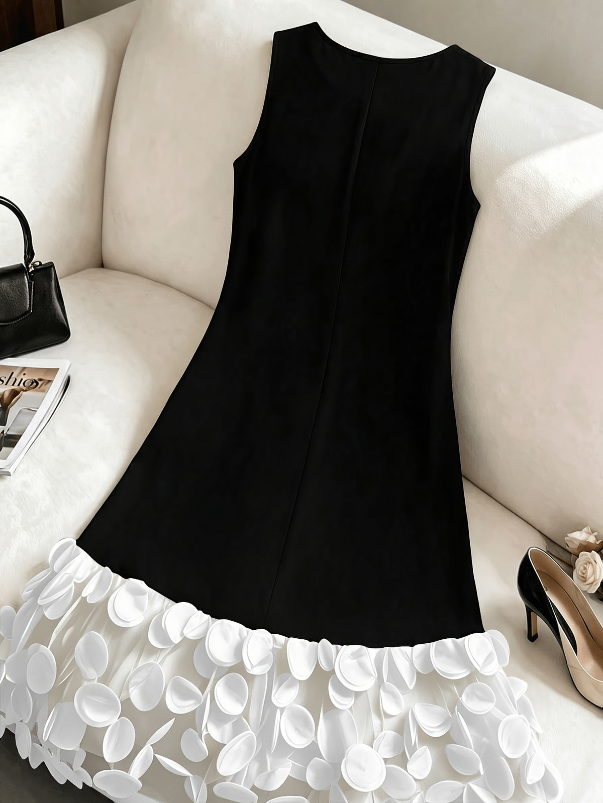 Fashion Solid Color Versatile Round Neck Elegant Women'S Dress, with 3D Patchwork Hem And Beaded Neckline, Summer New Style, Suitable for Elegant Daily Wear, Social Gatherings, Commuting, Outings, Vacations, And More - White