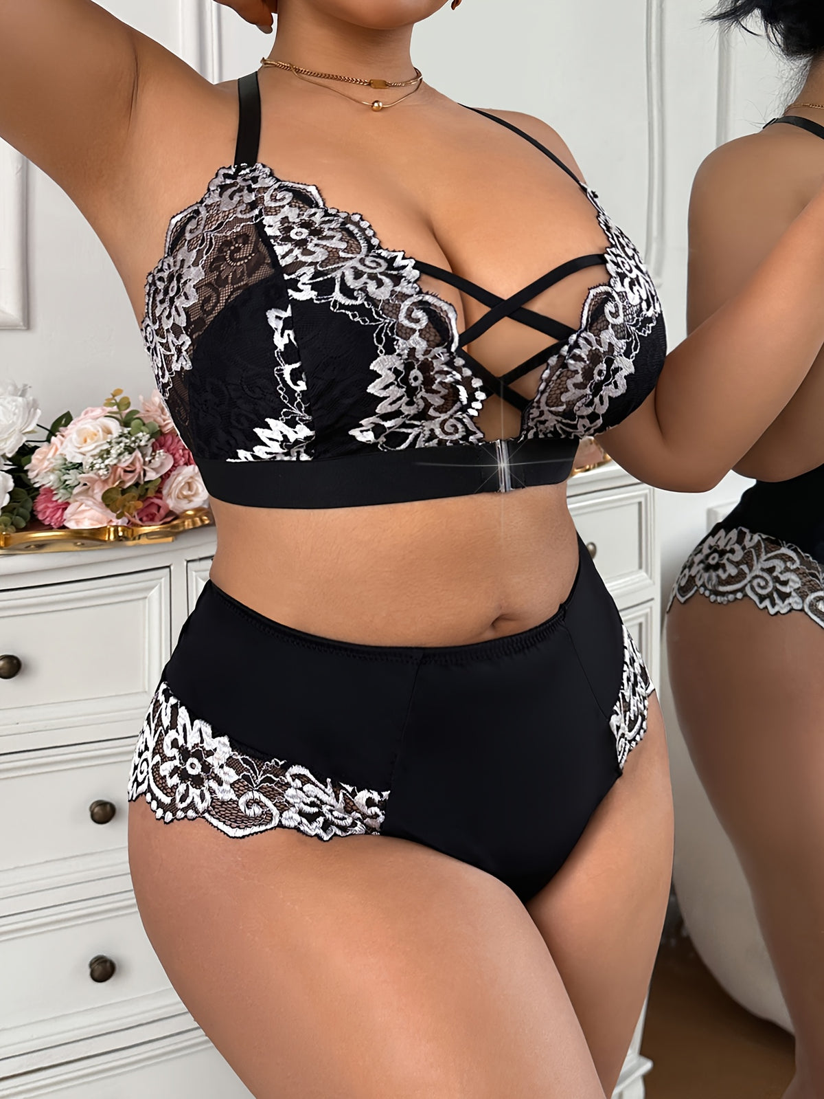 Set of 2 Plus-Size Lace Lingerie - Sexy And Comfortable Wireless Bra And Panties, Featuring Breathable Floral Print Lace Design, Perfect for Everyday Wear in Spring And Summer - Black