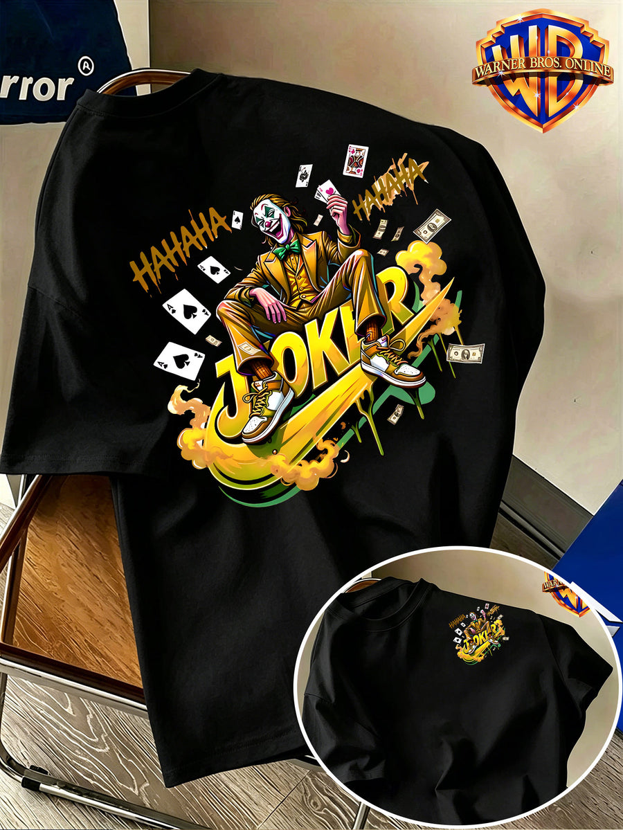 Warner Bros. Official Men's 100% Short-Sleeve T-Shirt, American Cool Vibe with Villain Illustration. Features a Simple Logo on the Chest and a Dynamic Joker Character Depiction on the Back, Incorporating American Streetwear Elements with Bold - Black