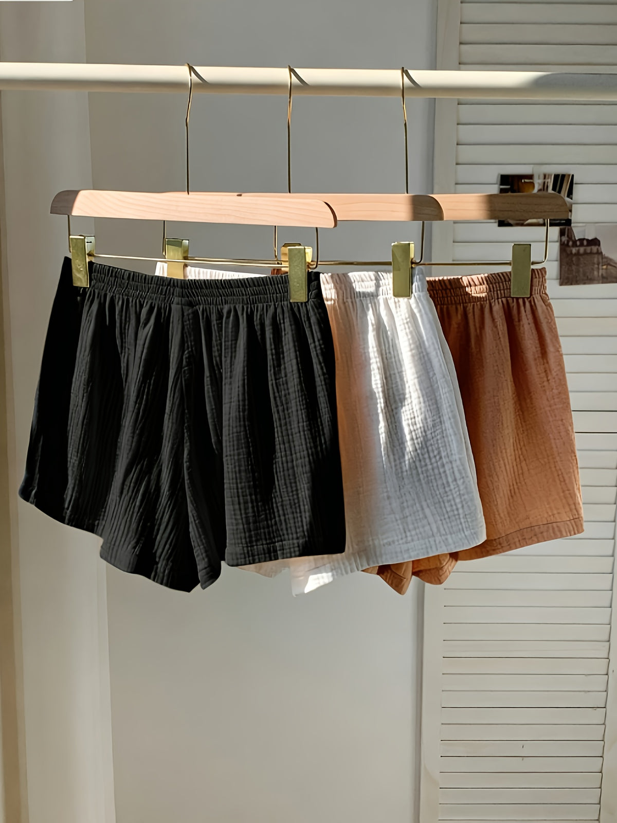 Women's Solid Color Loose-Fit Home Shorts, Lightweight Breathable Fabric, Elastic High-Waist Casual Pants, Versatile for Sleepwear, Loungewear, or Outerwear, Available in Three Colors, Soft and Comfortable for Home Wear, Women's Wide-Leg Shorts 3pcs - Mixed colors