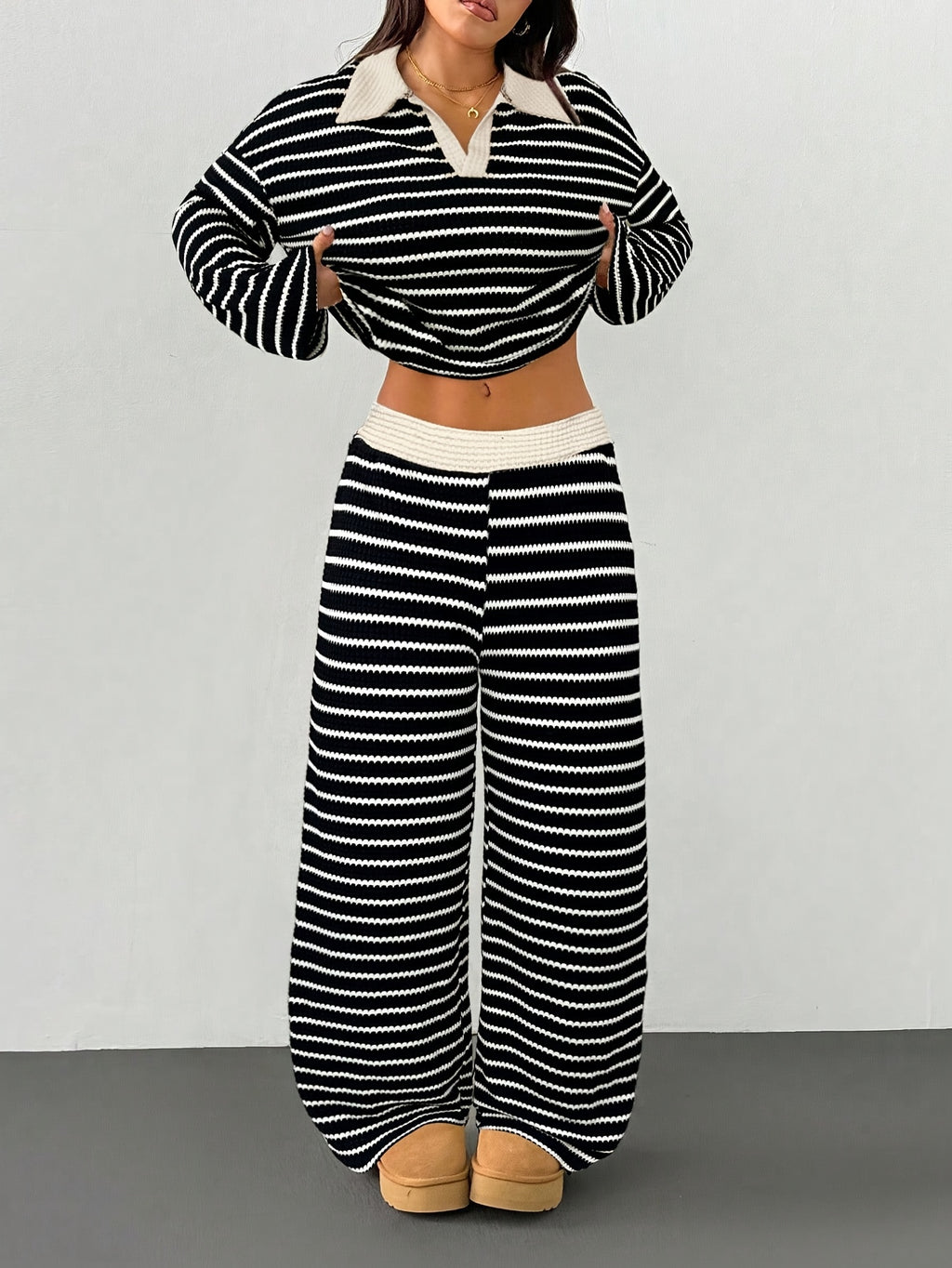 YY0909001 Women's 2pcs Set Loose Striped V-Neck Drop Shoulder Long Sleeve T-Shirt and Elastic Waist Striped Pants - Black