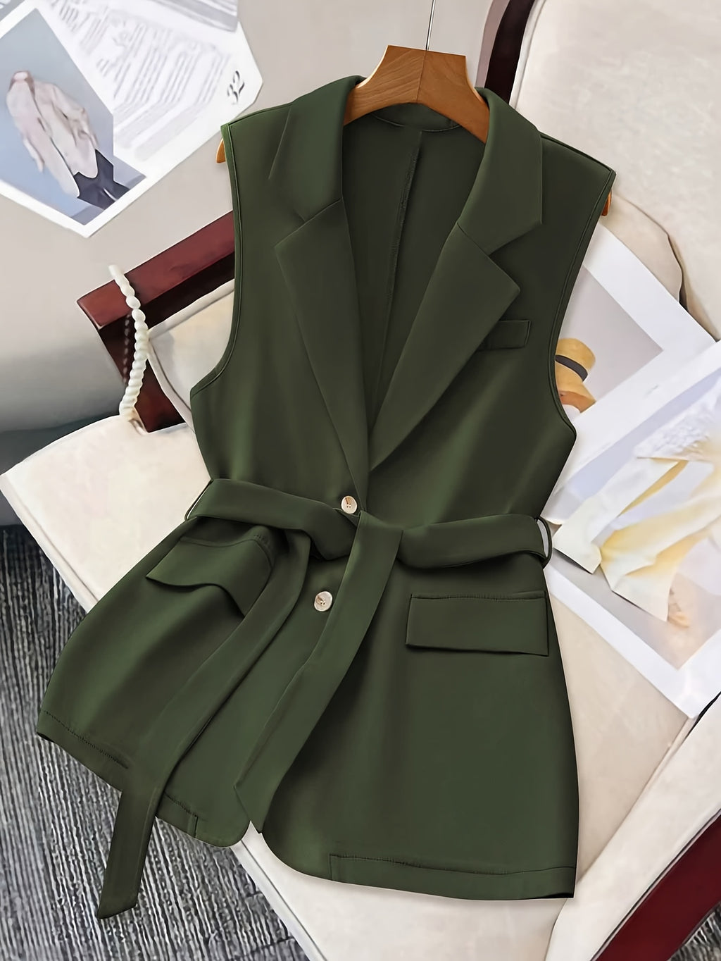 2026 New Light Luxury Matte Texture Waist-Cinching Belted Sleeveless Blazer, Versatile Mid-Length Commuter Suit Jacket for a Flattering Figure - Military Green