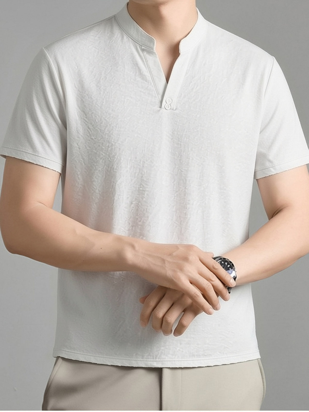 Men's Summer Short-Sleeve T-Shirt, Featuring a Stand-up Collar and Henry Collar Dual Design, with a Comfortable Texture Suitable for Both Business and Casual Wear - White