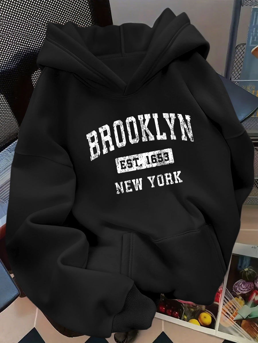 D92 - Autumn/Winter American Vintage Women's Oversized Pullover Hooded Sweatshirt, Trendy Creative Vintage New York Brooklyn Distressed Letter Graphic Print, Black Friday Outfit for Style Enthusiasts, Commuting, Casual, Winter -Lined Warm - Black