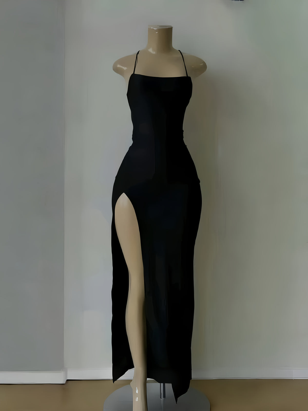 Elegant Fashionable Women'S Slim-Fit Backless Long Dress | Sexy Strappy High Slit, Solid Black Party Style Dress for Spring/Summer - Black