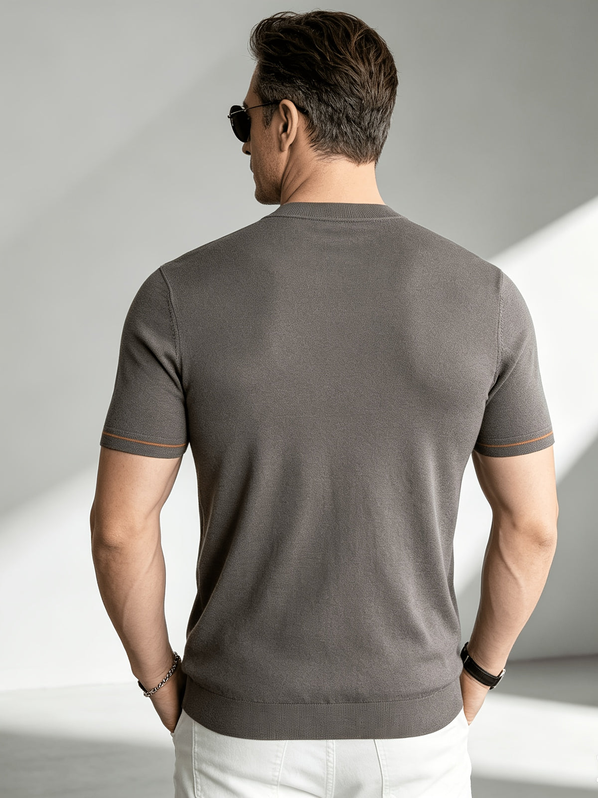 Business-casual Men's Crew Neck Short-sleeve Knit T-shirt, Slim-fit Lightweight and Breathable Knit Top, with Contrast-color Stitching and Letter Embroidery on the Cuffs, Suitable for Daily Wear, Office, and Weekend Outings in Summer - Grey