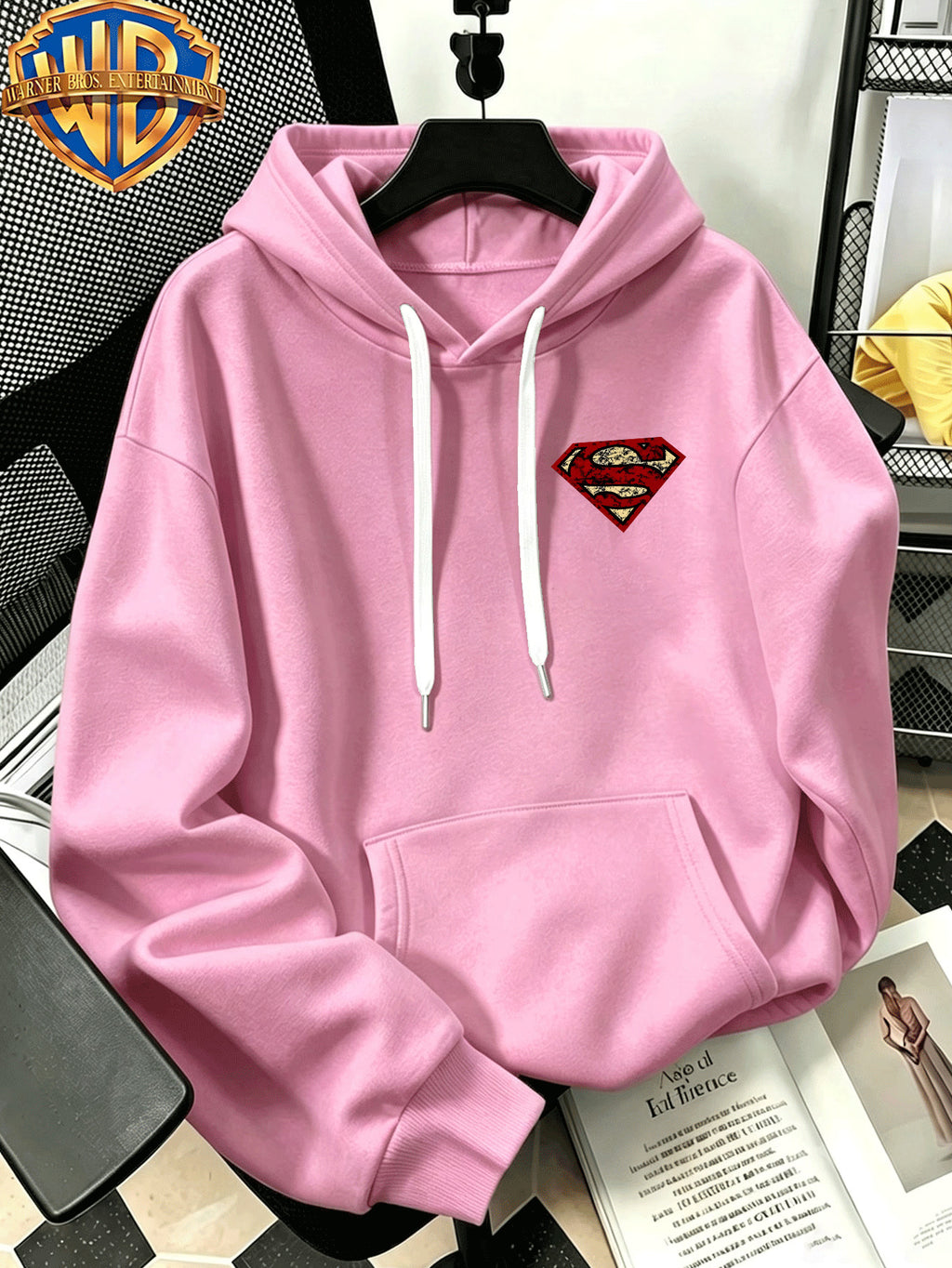 [Warner Bros. Official] Autumn/Winter Streetwear Fashion Men's Drawstring Pocket Hooded Sweatshirt, Vintage Distressed Superman "S" Logo Worn Badge Print Design, Sporty Style Loose Fit Hoodie, for Daily Casual Wear, Men's Trendy Fashion - Pink Color