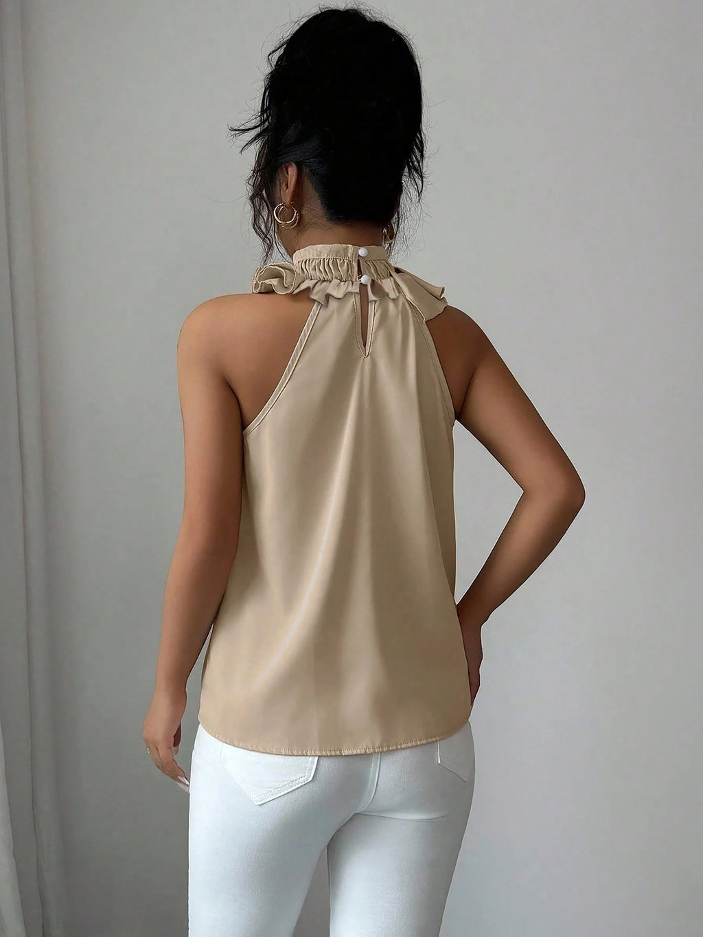 Fashionable Office Women's Solid Color Halter Top, Versatile Pleated Halter for Daily Gatherings, Sleeveless Top Suitable for Spring and Autumn, Standard Size Women's Top - Apricot