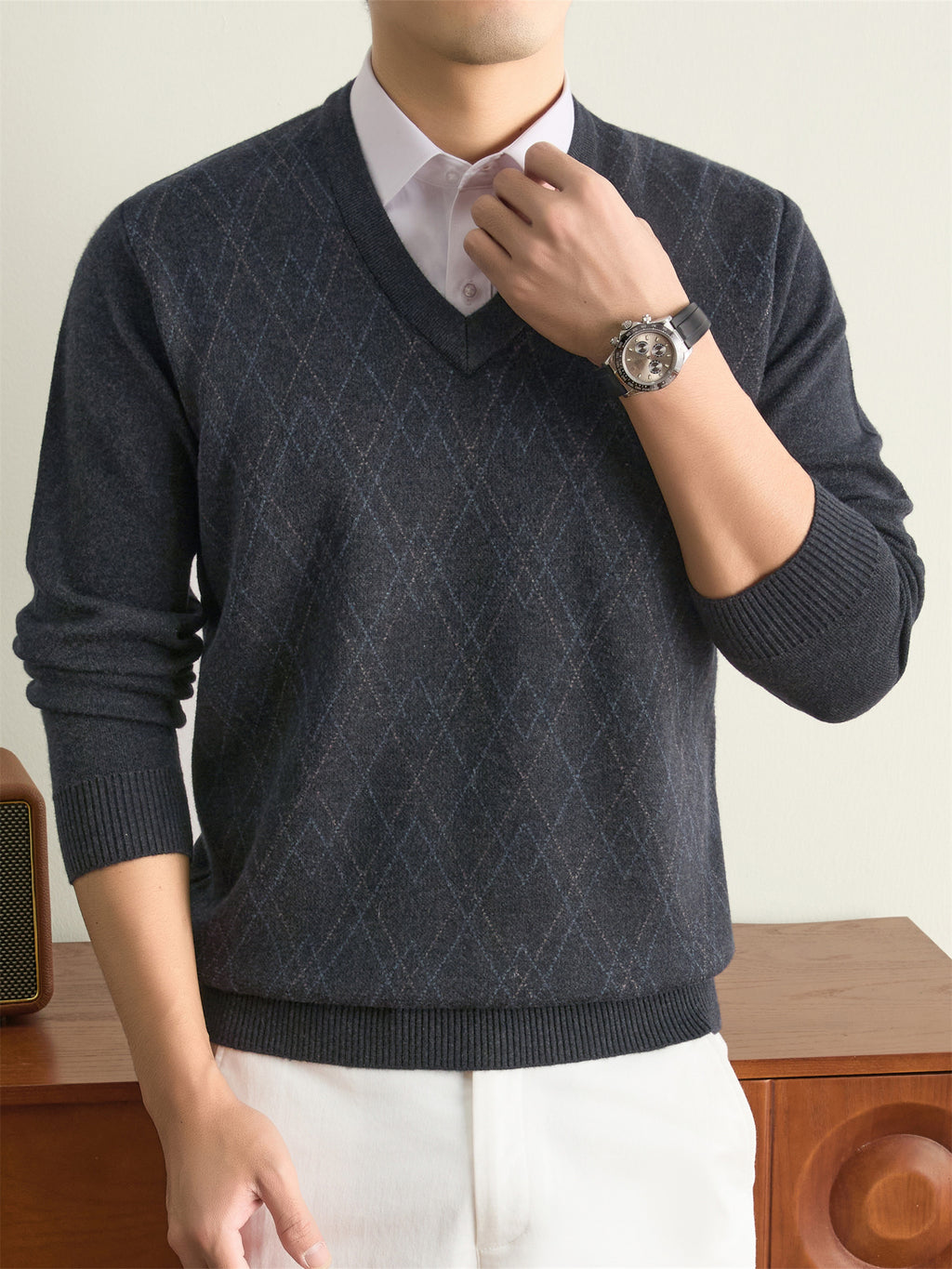 Men's Solid Color V-Neck Sweater - Warm Winter Knit Pullover with V-Neck Collar, Basic Long-Sleeve Knitwear Suitable for Fall and Winter, Casual Office Wear, Hand Washable Regular Fit Sweater for Layering - Deep Gray