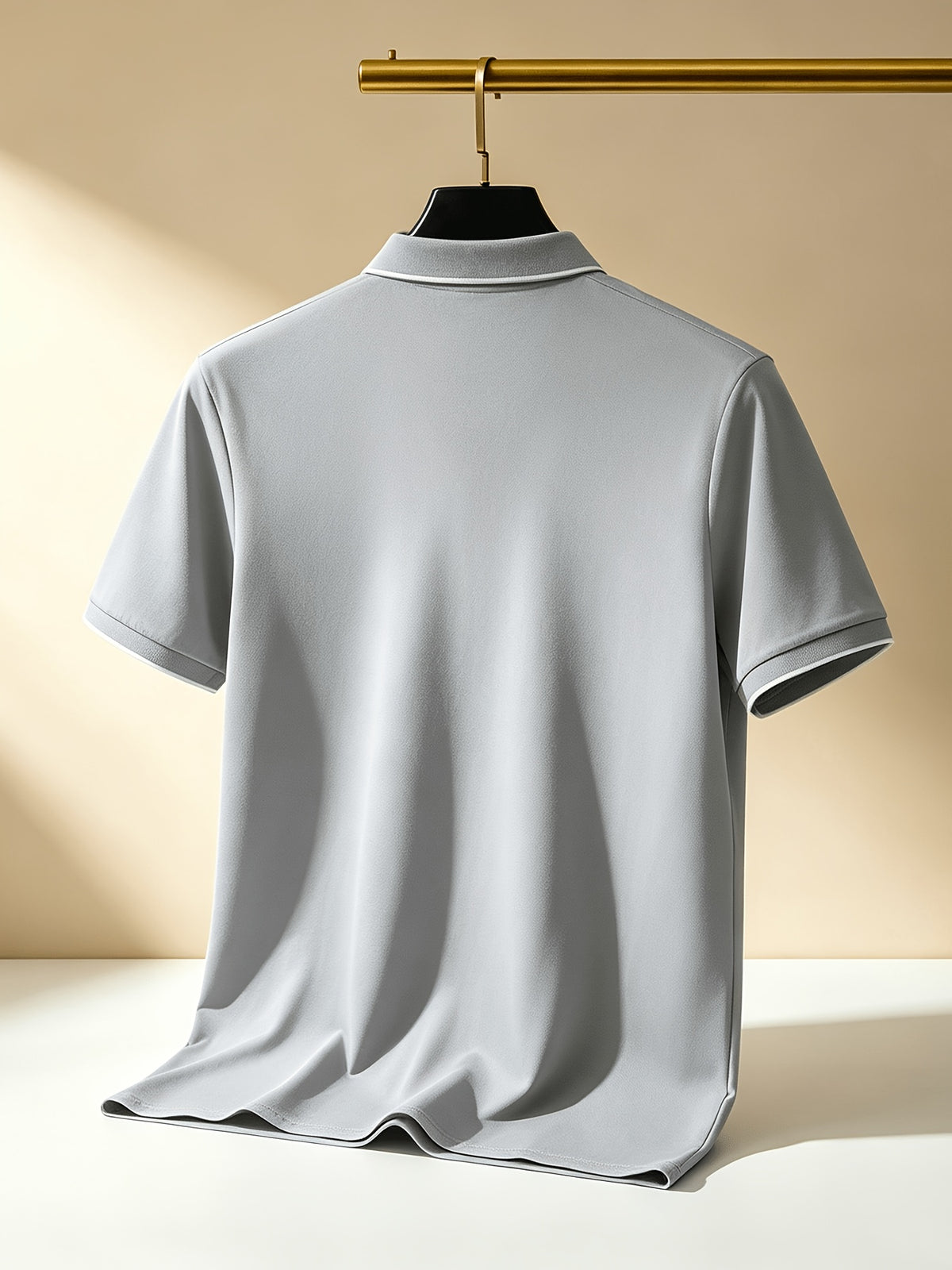 Quick-Dry V-Neck Men'S Golf Polo with Contrast Cuffs, Classic Logo Print, Luxury Contrast Collar, Anti-Pilling Breathable Fabric, Ideal for Sports, Business Casual, Commuting, Golf, And Business Settings - Silvery Grey