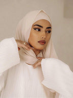 2pcs/Set Includes One Solid-Color Chiffon Headscarf And One Tube-Style Under-Cap. Made from High-Quality, Durable Chiffon, The Set Is Smooth, Comfortable, And Breathable. Suitable for Daily Wear, Commuting, And Eid Prayers; Perfect for All Seasons - Off-white
