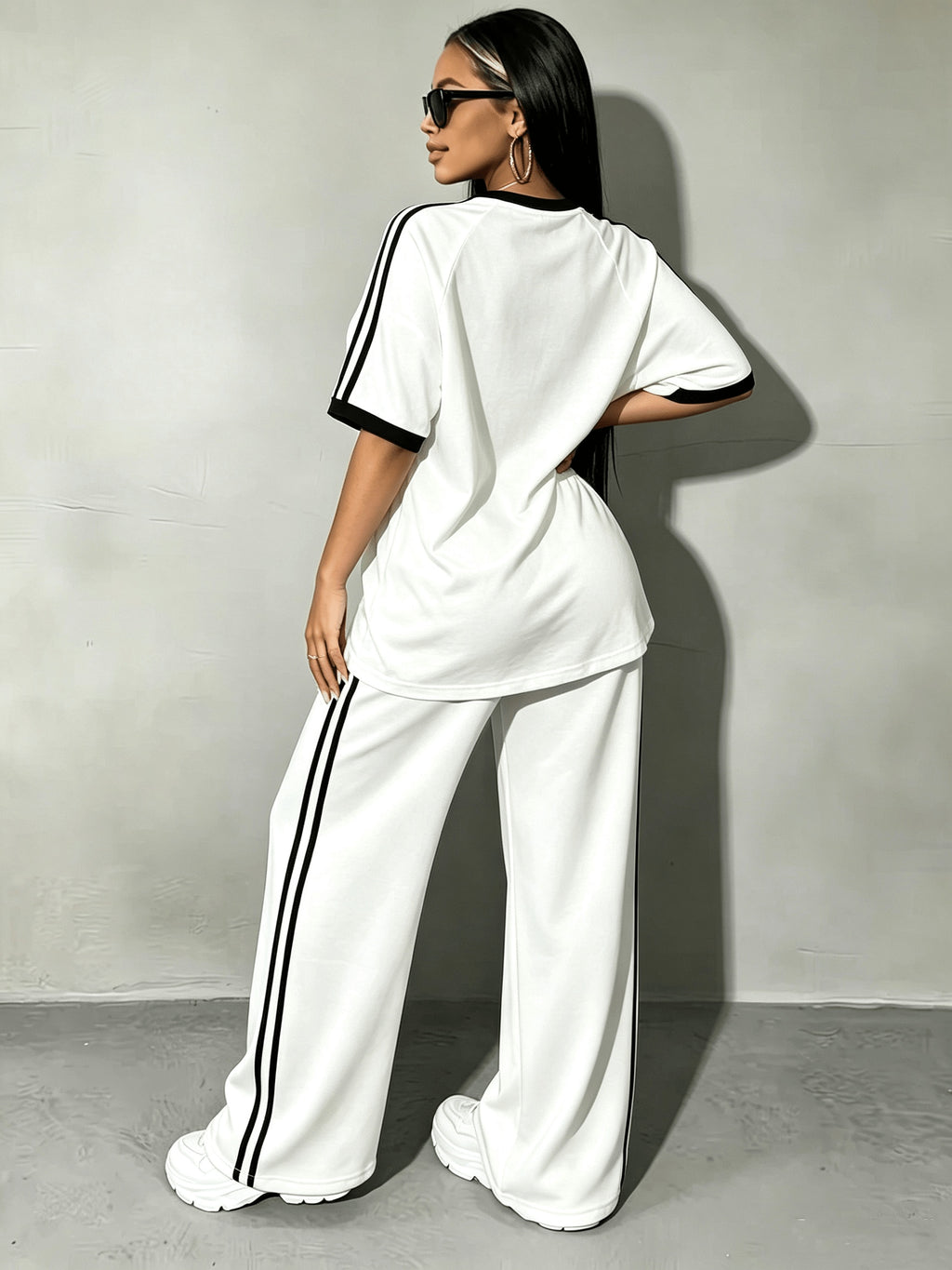 2pcs Women's Short Sleeve and Long Pants Set, Standard Size, Printed Color-Blocked, Comfortable and Soft, for Outings, Leisure, and Sports, with Long Sweatpants and Short Sleeve Top - White