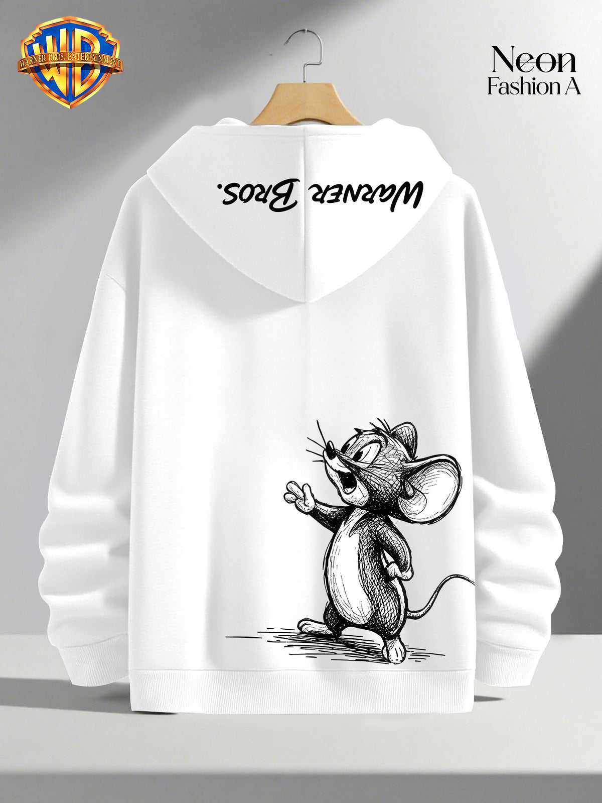 1pc Warner Bros. Cartoon Classic Couple's Sweatshirt, Unisex Long-Sleeve Top with Playful WB Anime Character Action Print on the Back, Trendy, Fashionable, Versatile, Streetwear, Comfortable, and Casual Outerwear, Chinese National Trend - White