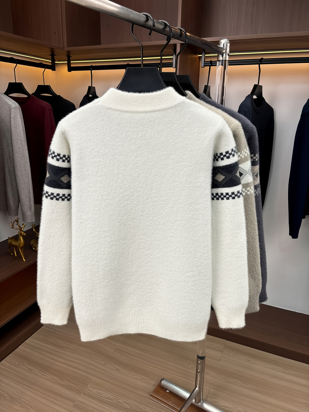 Minimalist Urban Crewneck Sweater for Portable Daily Commuting - White