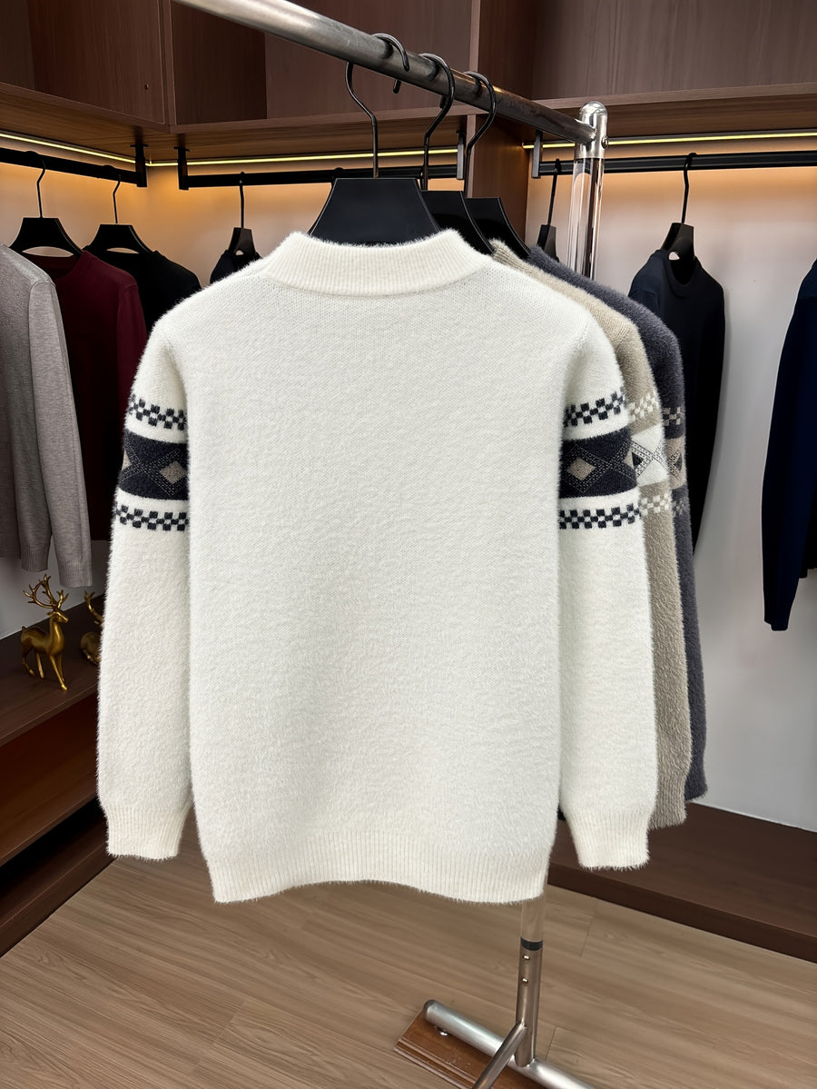 Minimalist Urban Crewneck Sweater for Portable Daily Commuting - White