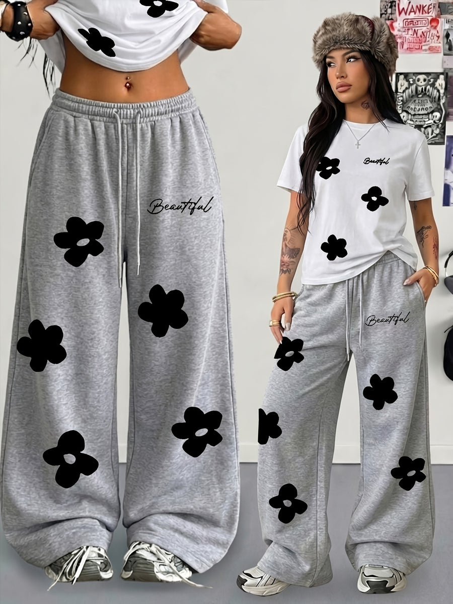 Spring/Summer New Set: 2pcs Outfit Featuring Hand-drawn Floral Print, Multi-color Round-neck Short-sleeve Top and Loose-fit Drawstring Straight-leg Pants. A Fashionable Y2K Streetwear Style with Hip-hop Y Vibes, Perfect for Summer Streetwear - White+gray
