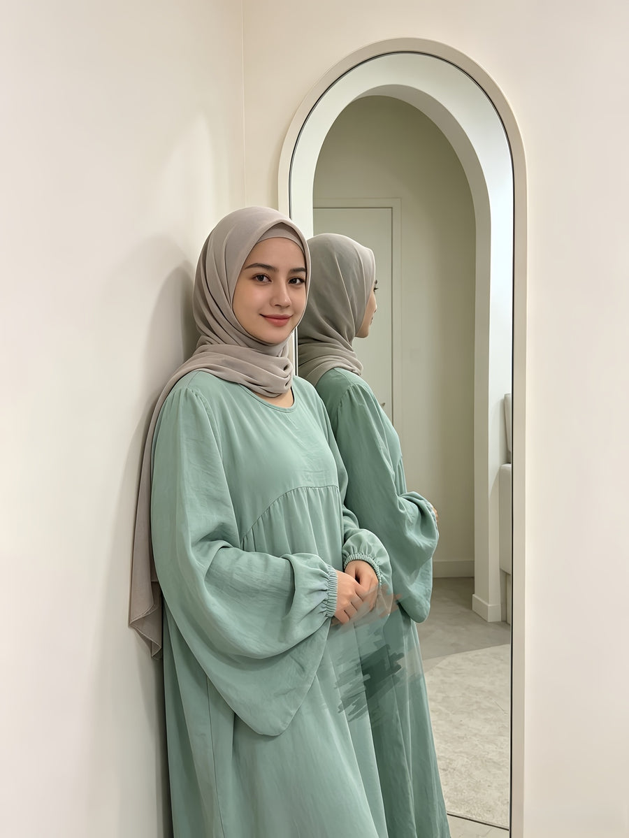 Modest Gathered Waist Maxi Dress, Loose Fit Balloon Long Sleeve Dress with Elastic Cuffs for Daily Wear - Light Green