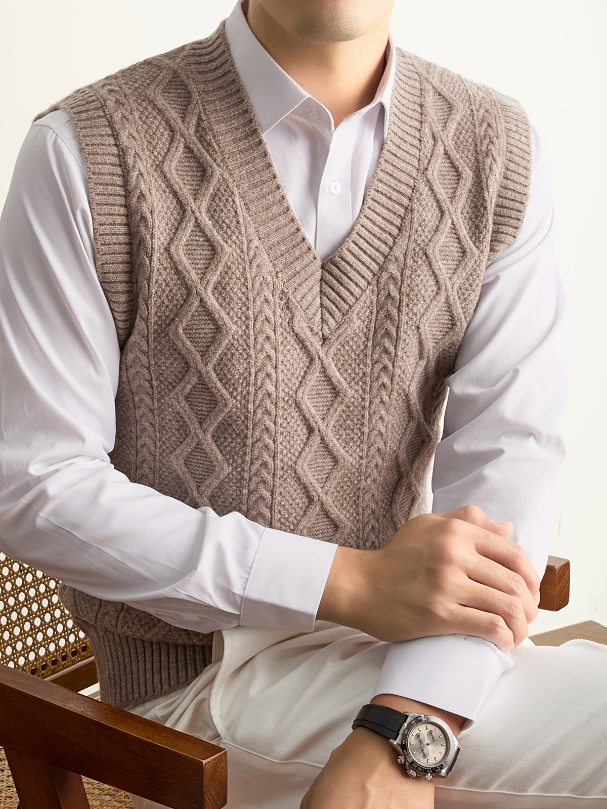 Men's V-neck Simple and Stylish Knitted Autumn/Winter Pullover Sleeveless Sweater Vest (Single Piece) - Camel
