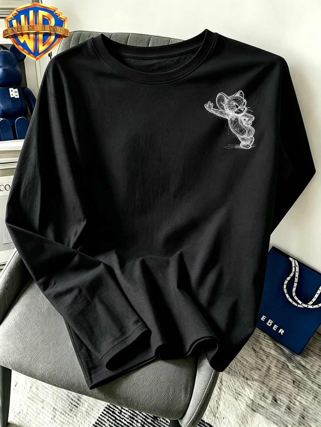 Official Warner Bros. Merchandise - Men'S Versatile Pure Long-Sleeve Top with Black And White Hand-Drawn Character Line-Art Print; Suitable for Spring And Autumn, Casual Streetwear Piece Perfect for Daily Wear, Leisure, Or Gifting - Black