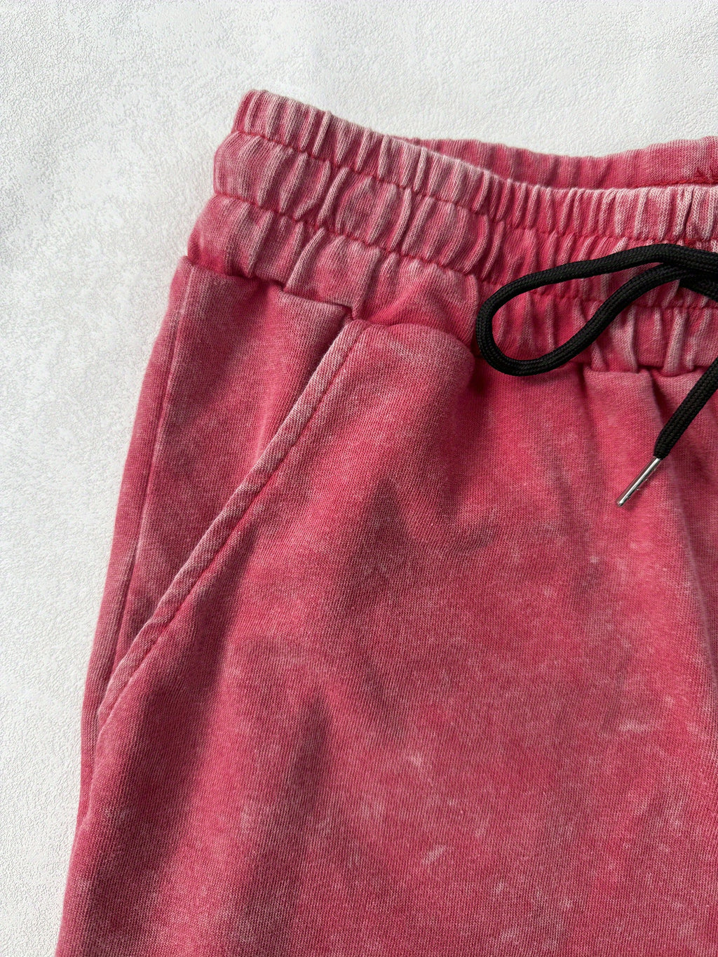 Small Niche Design, Fashionable and Trendy Patterns, Printed Women's Summer Retro Washed Distressed Shorts, Loose and Casual - Red