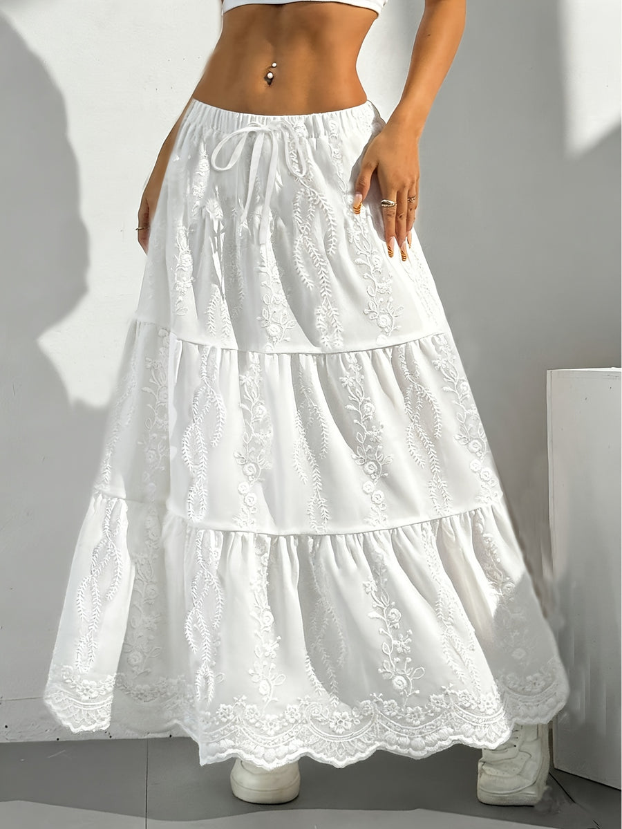 Women'S Summer Travel Skirt with Layered Embroidery And a Flared Design That Creates a Effect - White