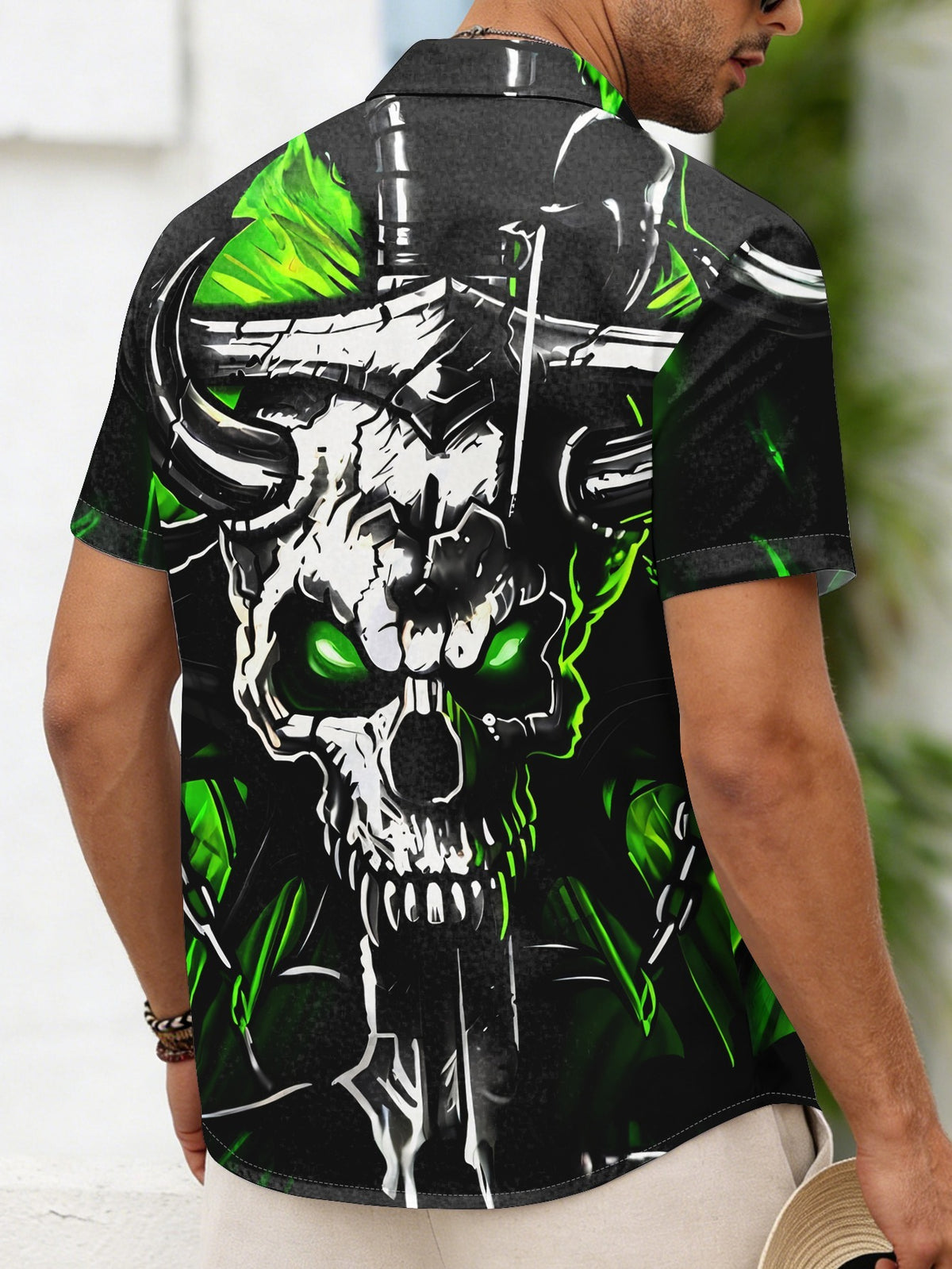 Men'S Trendy Personalized Short-Sleeved Shirt, Dark Style Skull Image, Green Flame Bull Horns And Chains Wrapped Around, with a Street Trend Cool Feel, Contrasting Color Printing, Button Closure for Convenience And Casualness - Multicolor