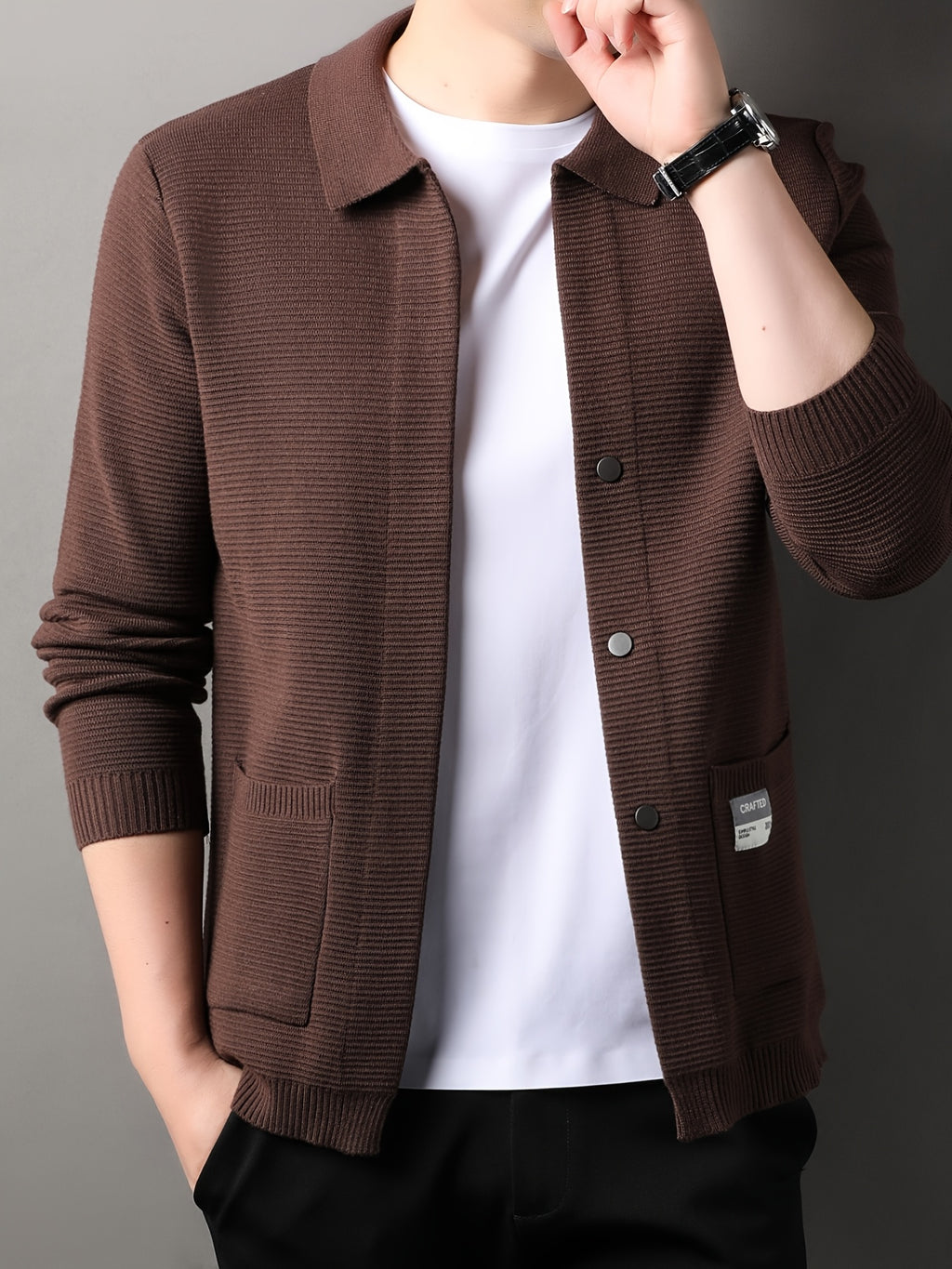 [Wading Whale OBM] Spring/Summer New Men'S Knit Cardigan, Old Money Style Solid Color Lapel Long Sleeve Open Front Sweater Jacket with Single Button Closure And Side Pockets, Suitable for Spring And Autumn Layering Or Outerwear - Coffee Brown