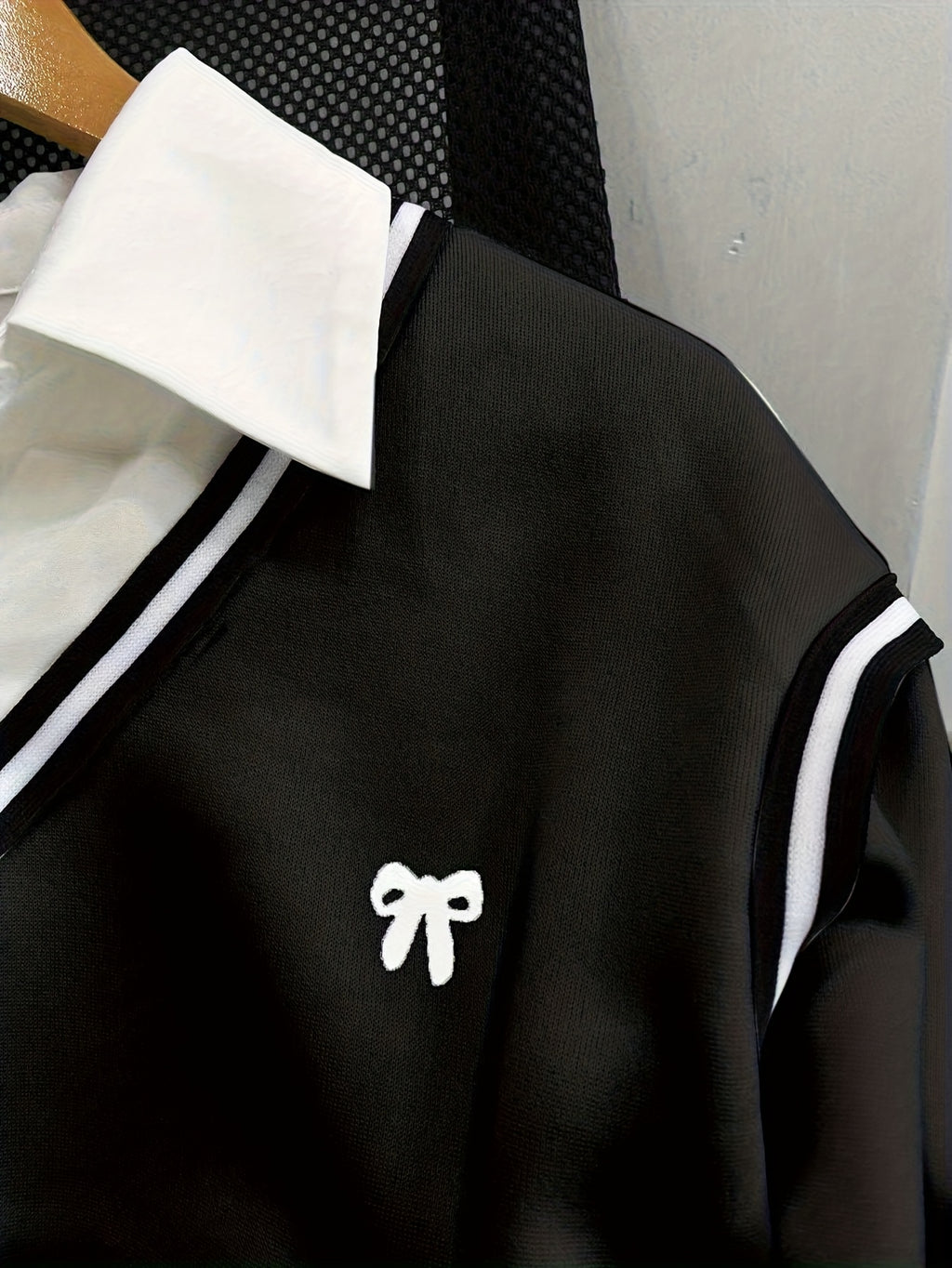 Ladies' Elegant Fashion Bow Print Striped Splicing Sweatshirt - Black