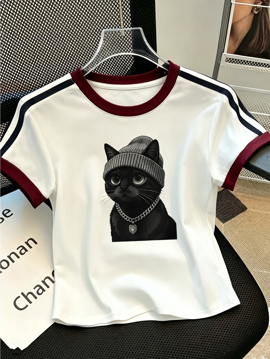 Black Cat Beanie Necklace Printed, Colorful Patchwork T-shirt, Fitted Short-sleeved Style, Retro and Niche Y2K Trend - White