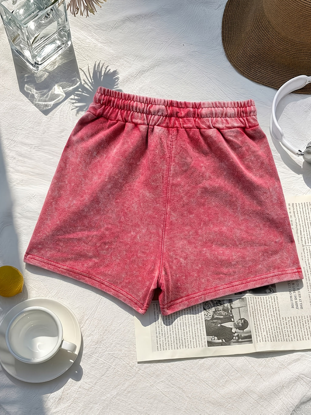 Western Trendy Hawaiian Letter Print Casual Distressed Women'S Shorts, Elastic Drawstring Waist Design, Versatile Home Wear, Lifestyle Fashion - Red